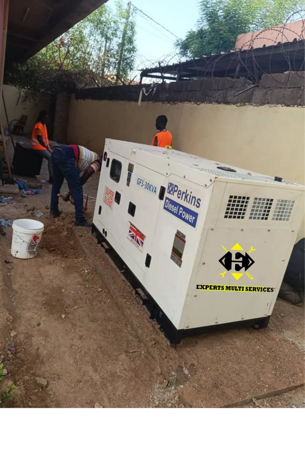 Mise en service d'un groupe électrogène Perkins 30 kVA Super Silent Mise en service d'un groupe électrogène Perkins 30 kVA Super Silent